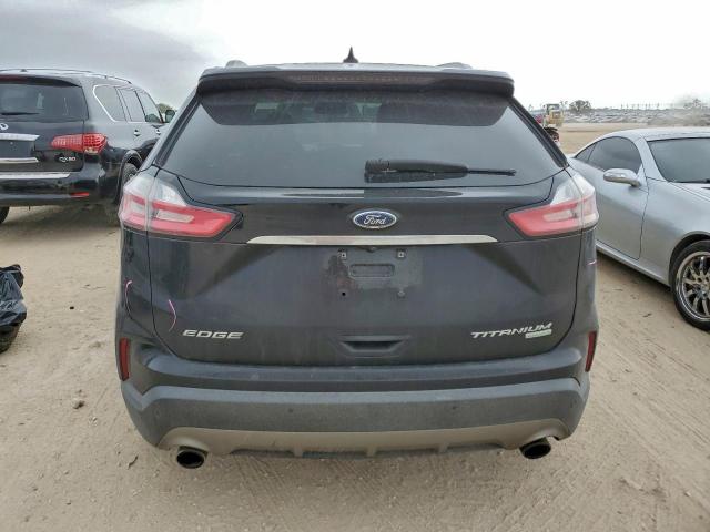 Ford Edge Titanium Image 3