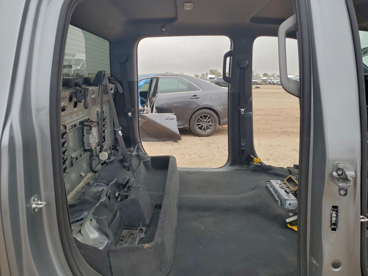 GMC Sierra C1500 Slt Image 2