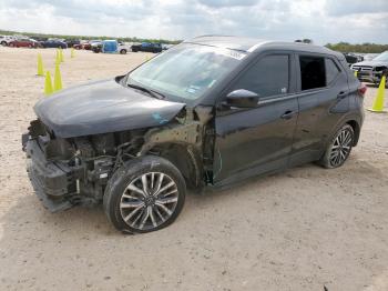  Salvage Nissan Kicks