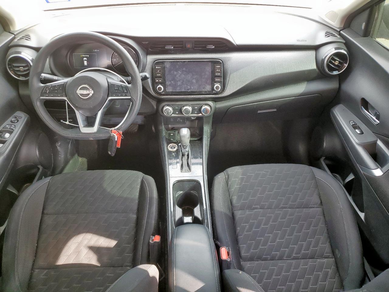 Nissan Kicks Sv Image 9