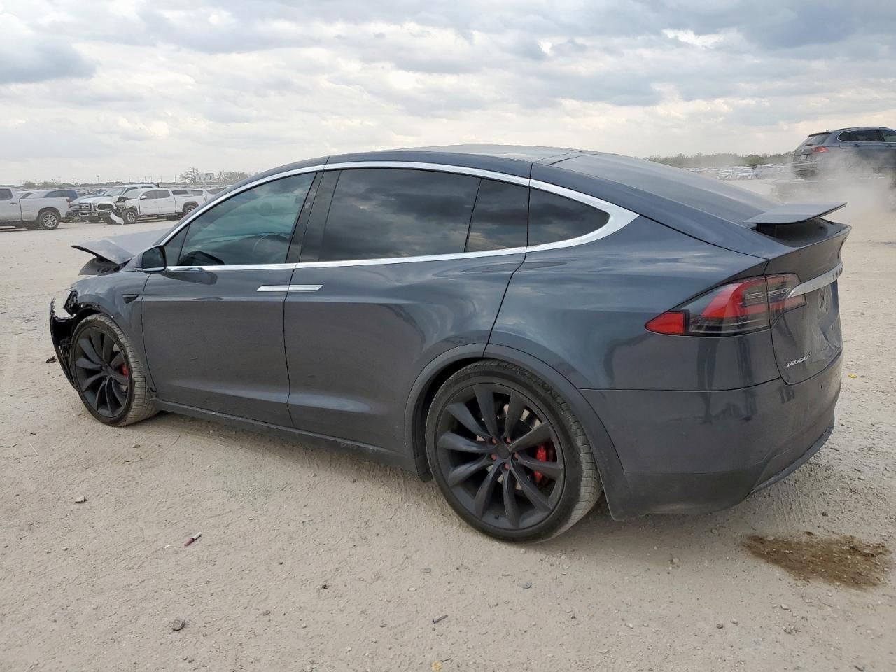 Tesla Model X Image 3