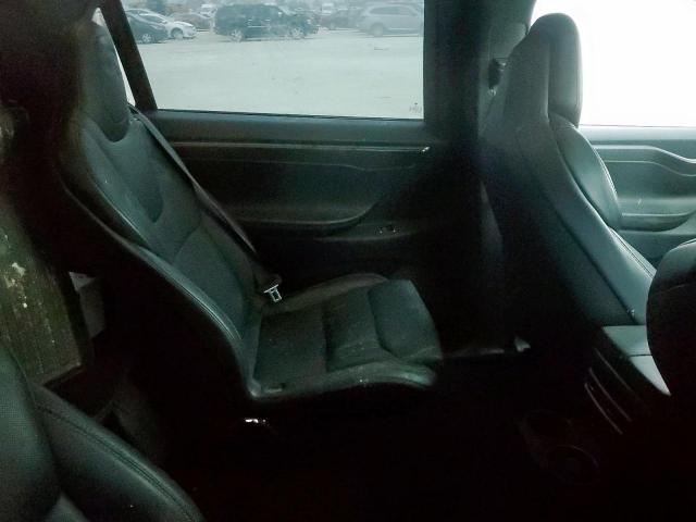 Tesla Model X Image 8