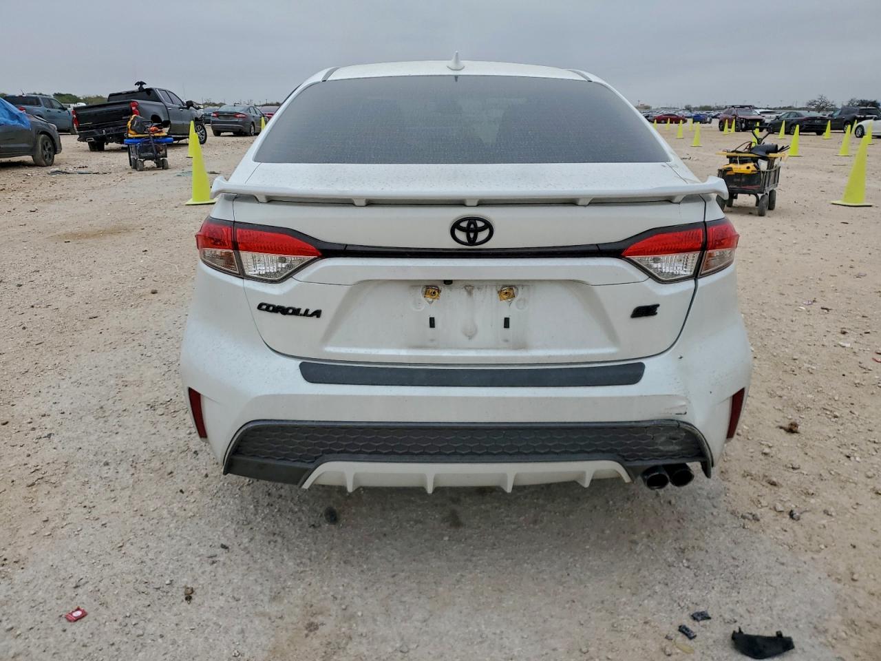 Toyota Corolla Se Image 4