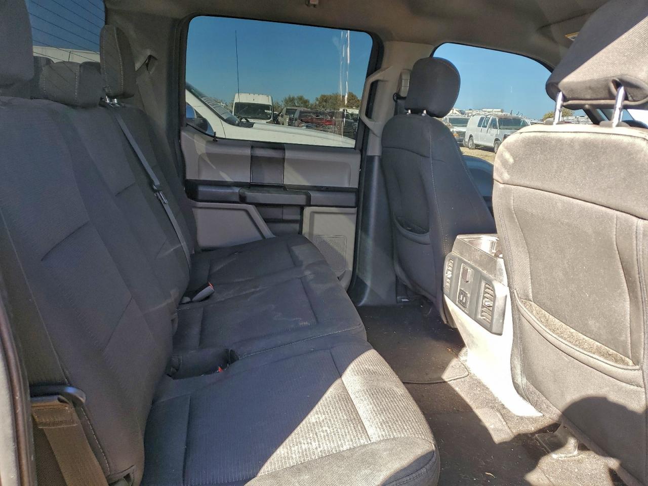 Ford F-150 Supercrew Image 11