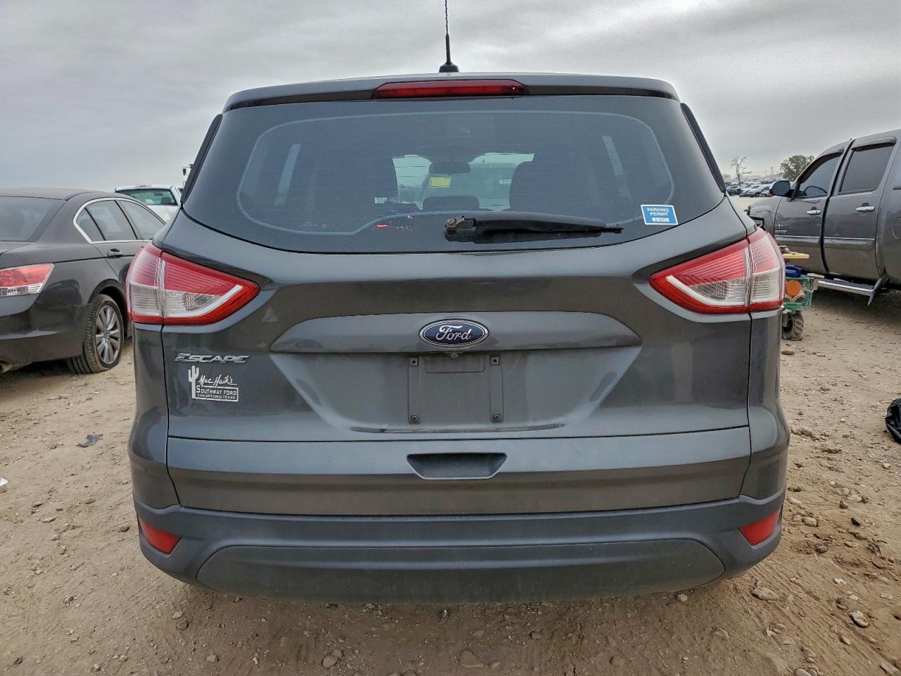 Ford Escape S Image 3
