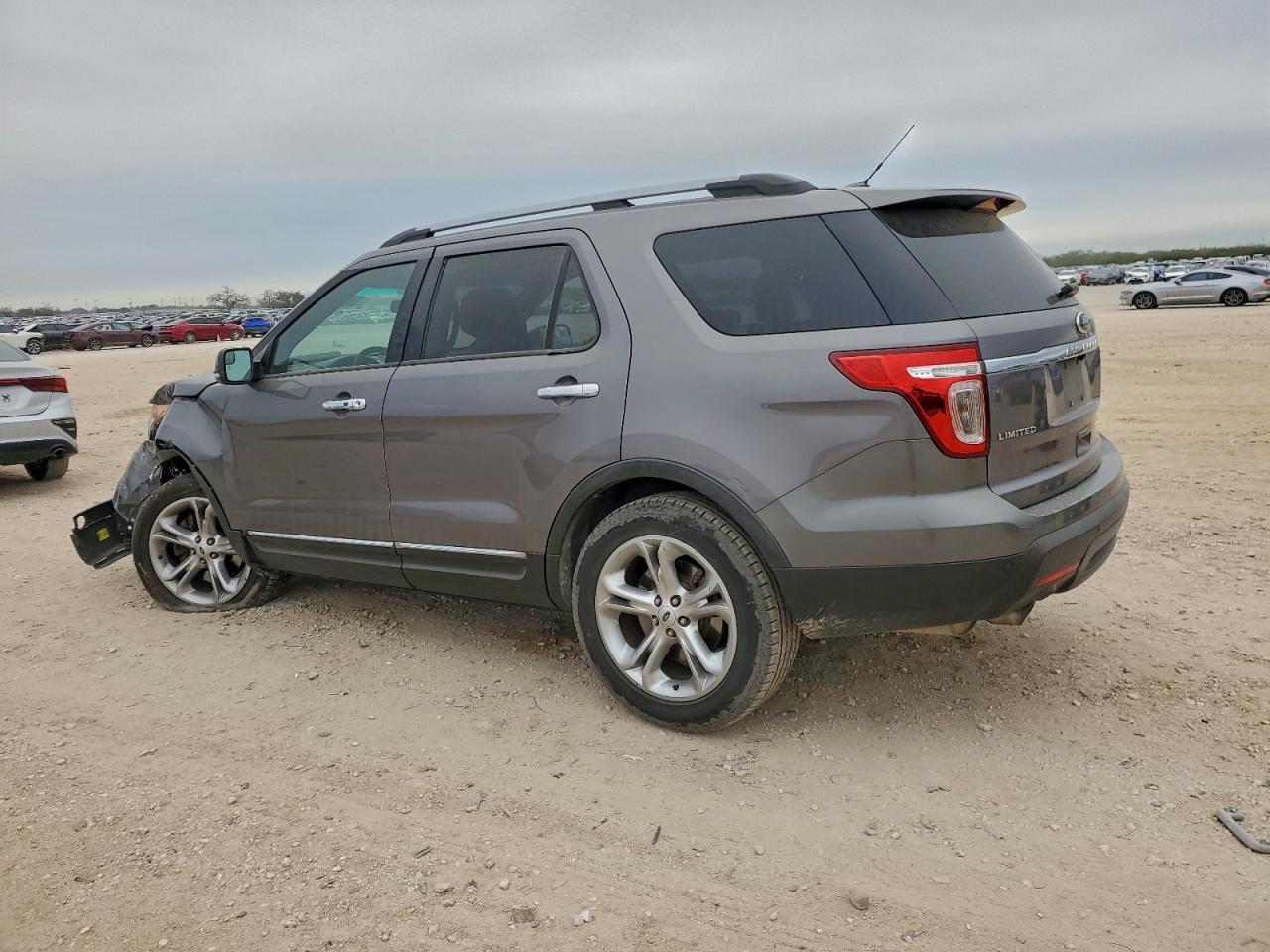 Ford Explorer Limited Image 2