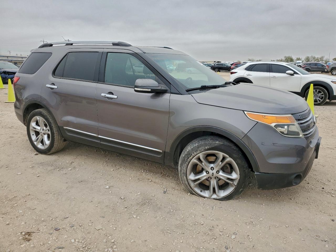 Ford Explorer Limited Image 10