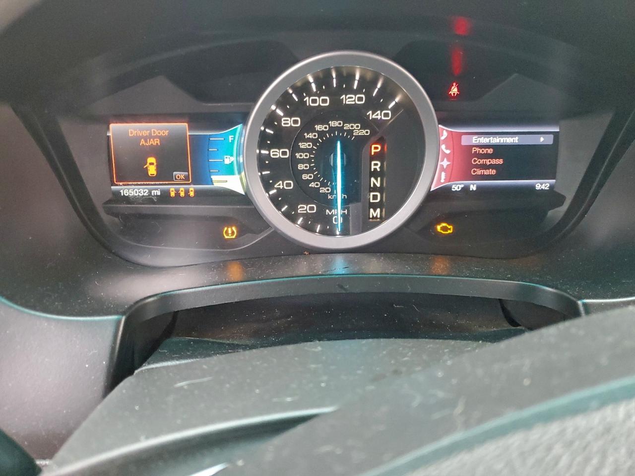 Ford Explorer Limited Image 4