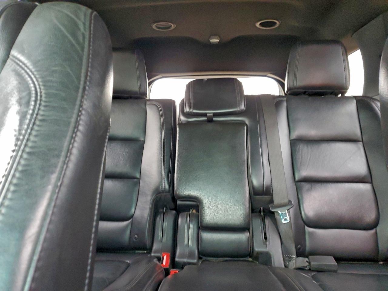 Ford Explorer Limited Image 5