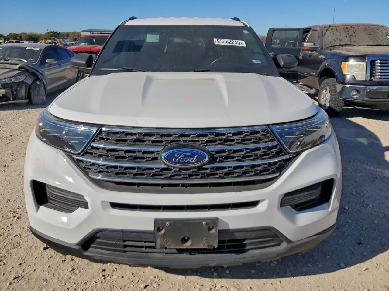 Ford Explorer Xlt Image 12