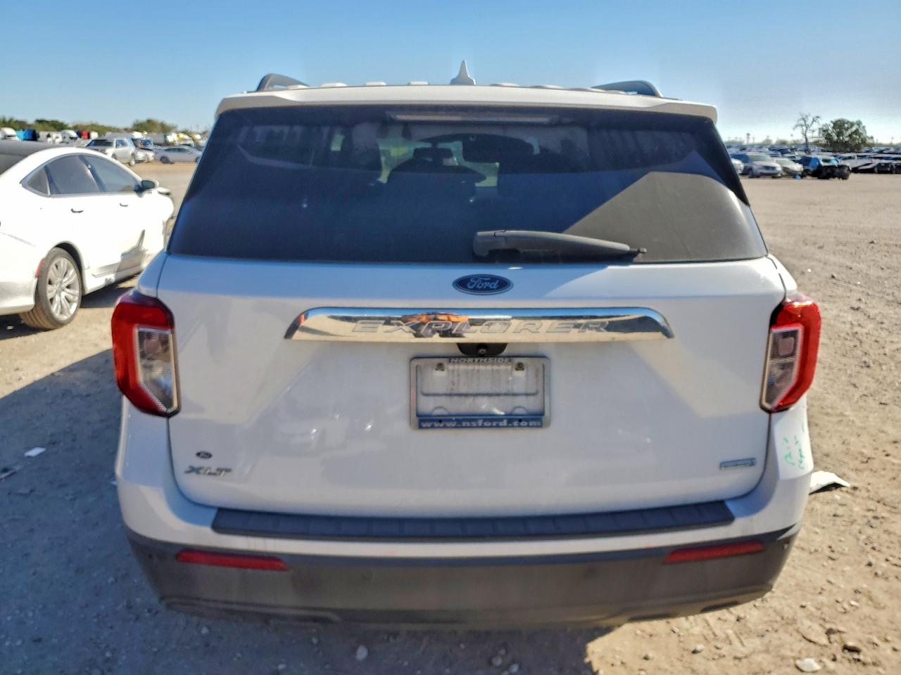 Ford Explorer Xlt Image 2