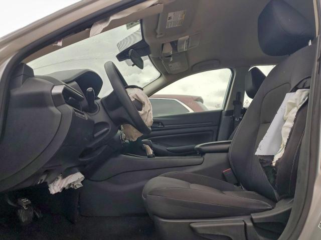 Nissan Altima S Image 3