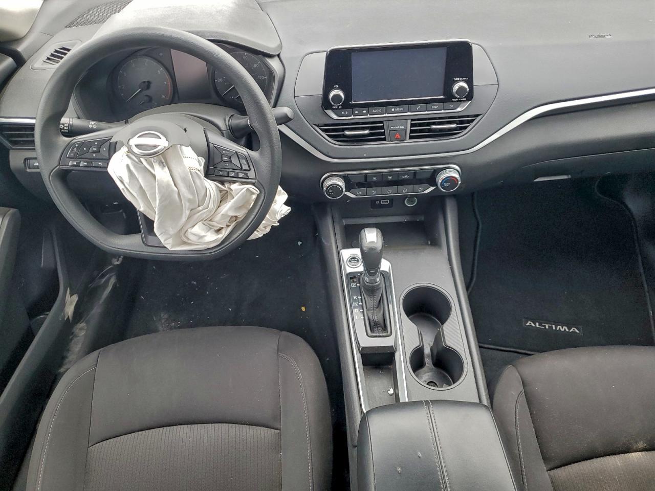 Nissan Altima S Image 11