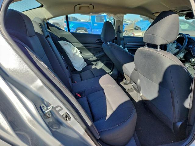 Nissan Altima S Image 10