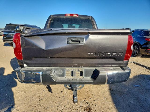 Toyota Tundra Crewmax Sr5 Image 4