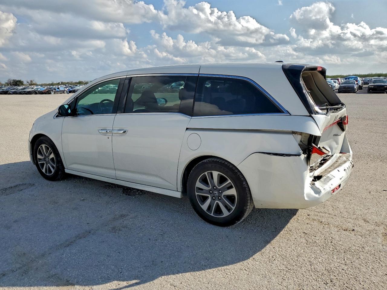 Honda Odyssey Touring Image 8
