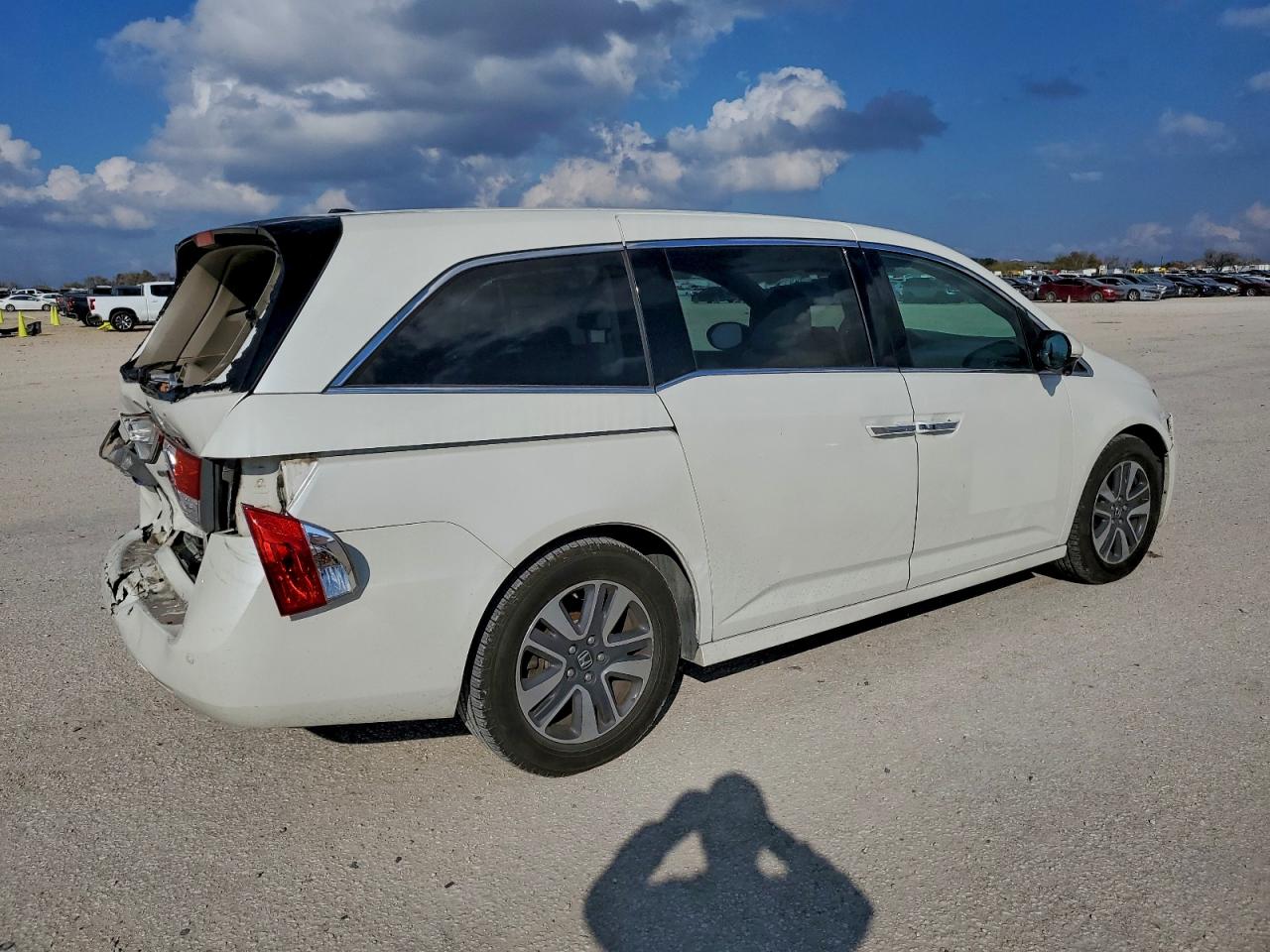 Honda Odyssey Touring Image 9