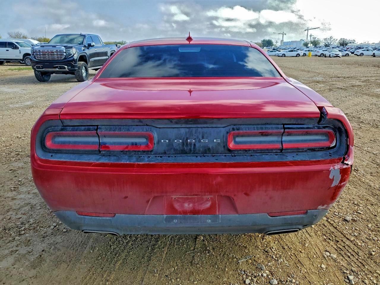 Dodge Challenger Sxt Image 9
