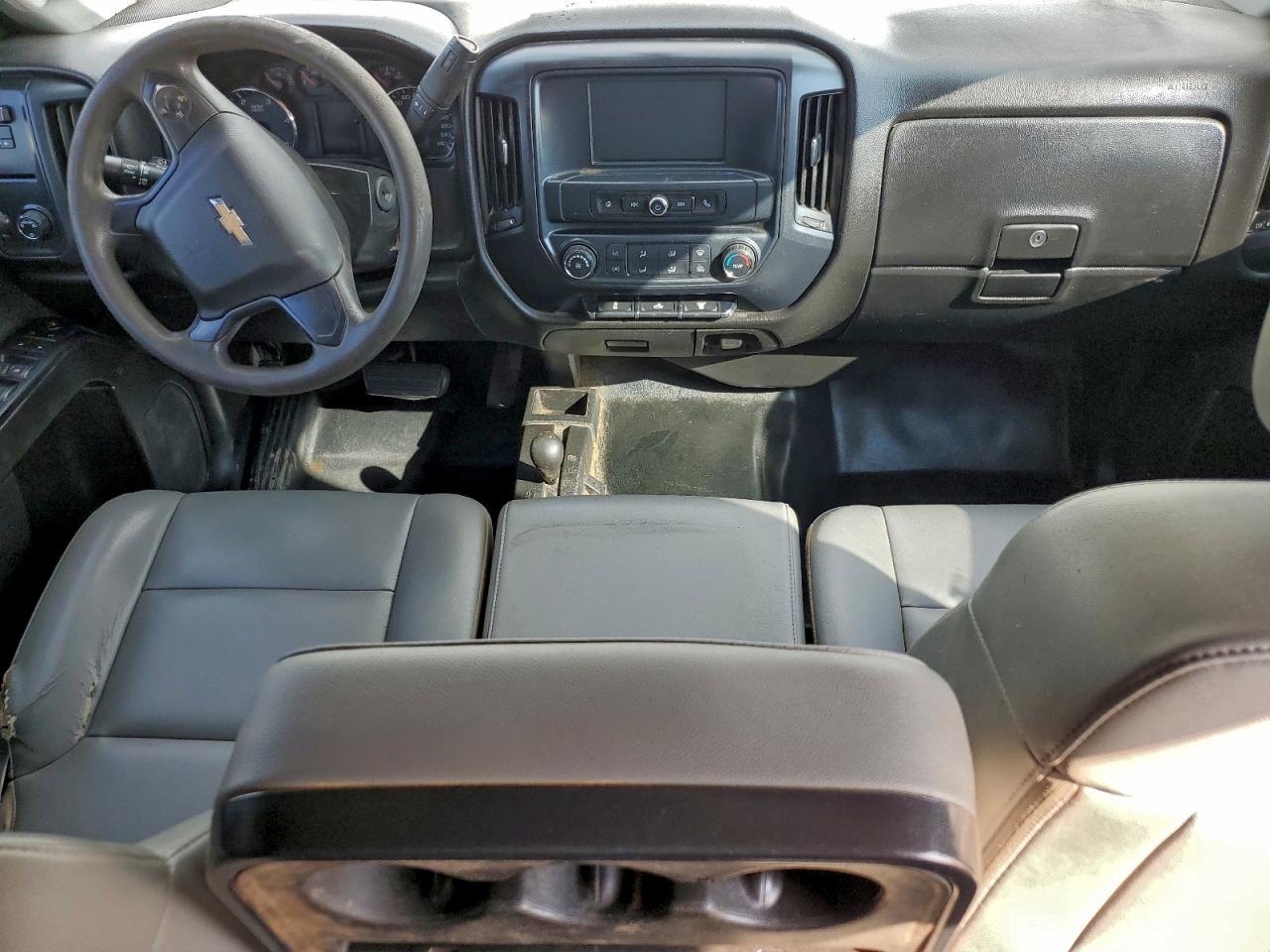 Chevrolet Silverado K3500 Image 9