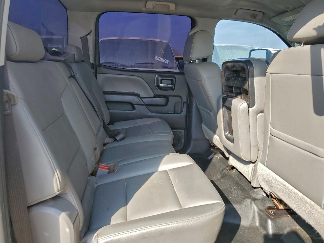 Chevrolet Silverado K3500 Image 6