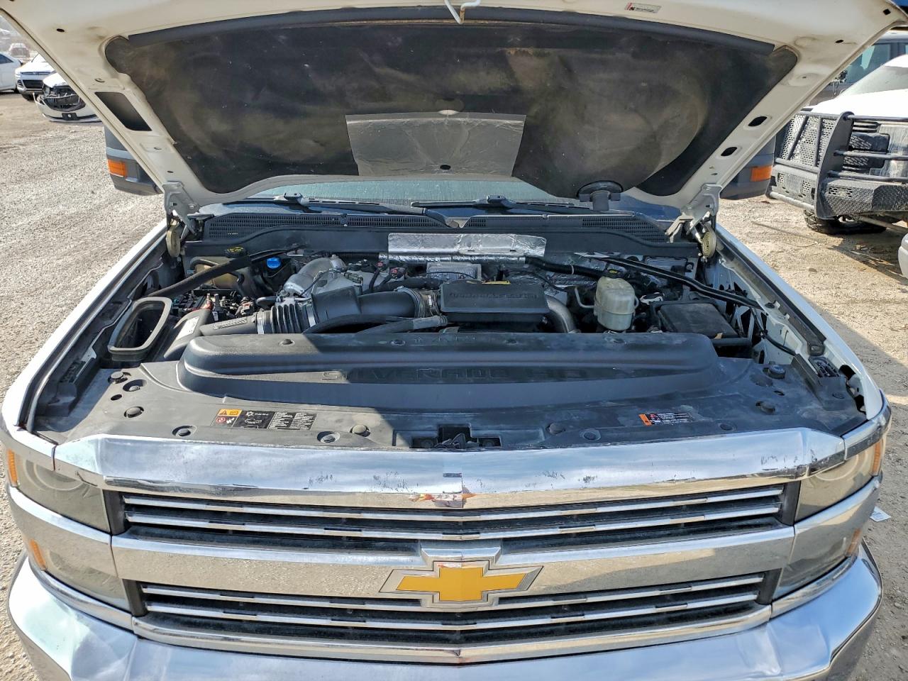 Chevrolet Silverado K3500 Image 5