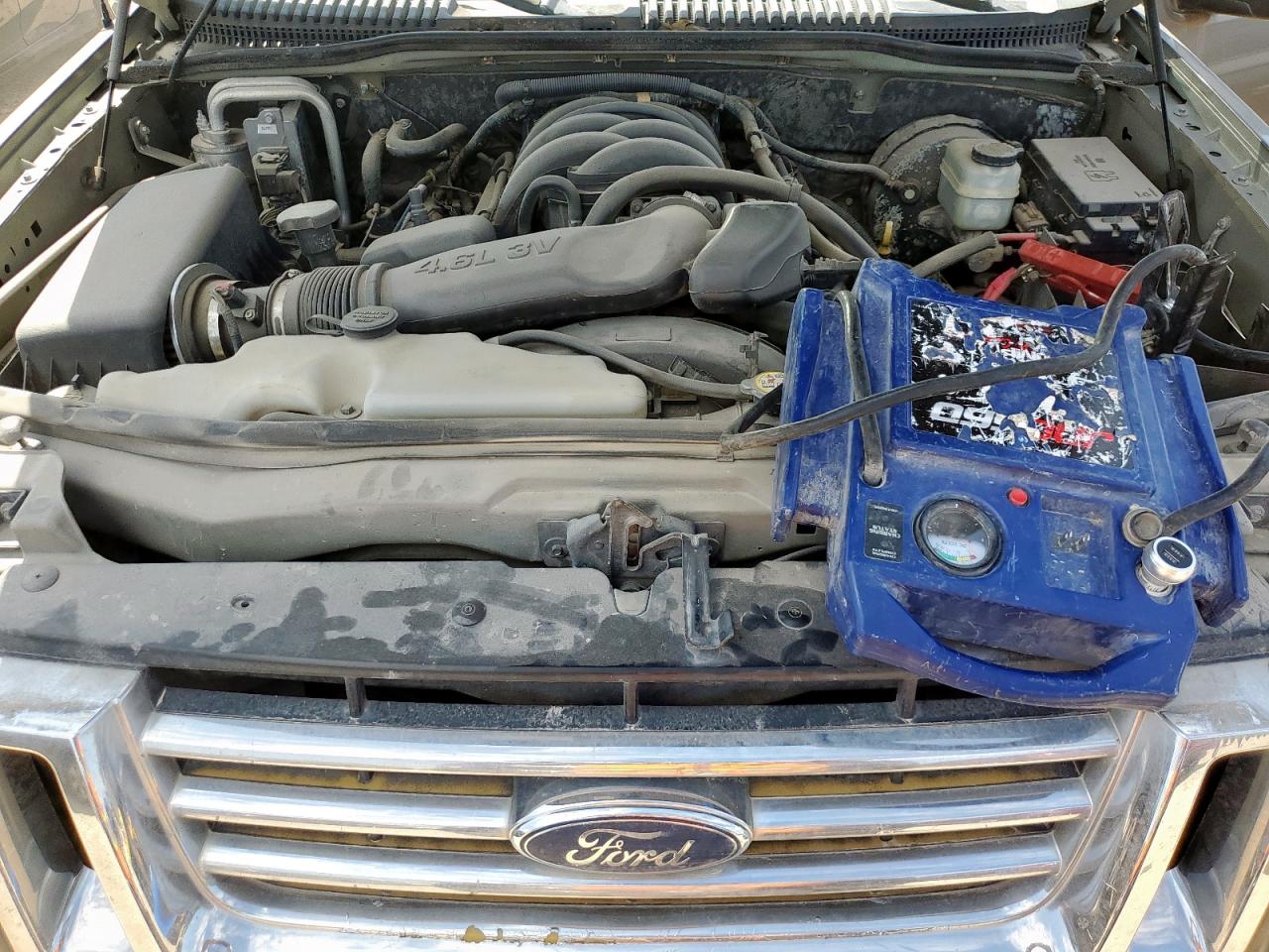 Ford Explorer Limited Image 11