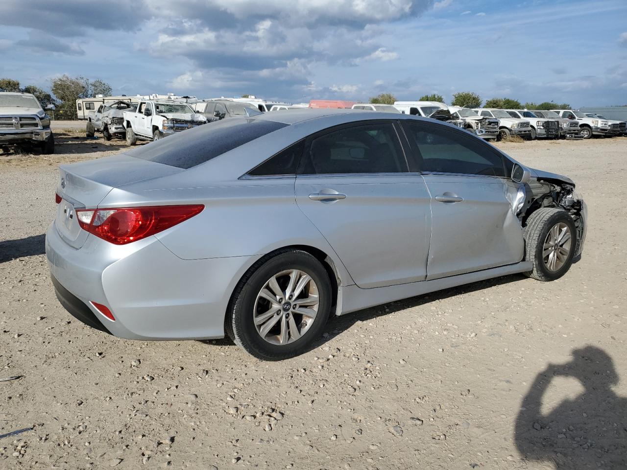 Hyundai SONATA Gls Image 4