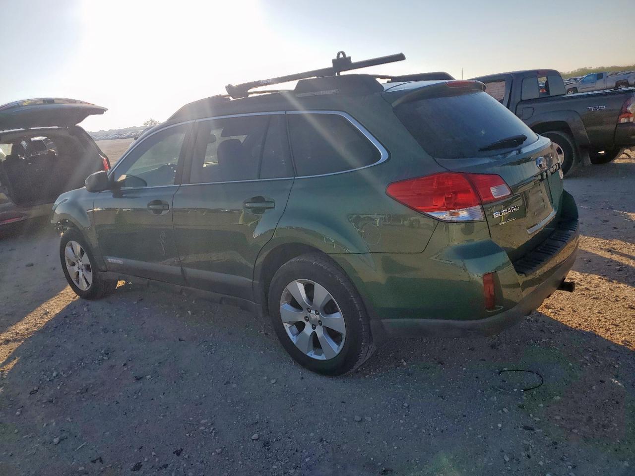 Subaru Outback 2.5i Limited Image 5