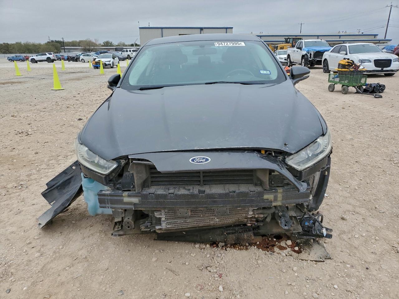 Ford Fusion Se Hybrid Image 3