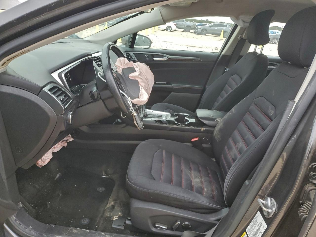 Ford Fusion Se Hybrid Image 4