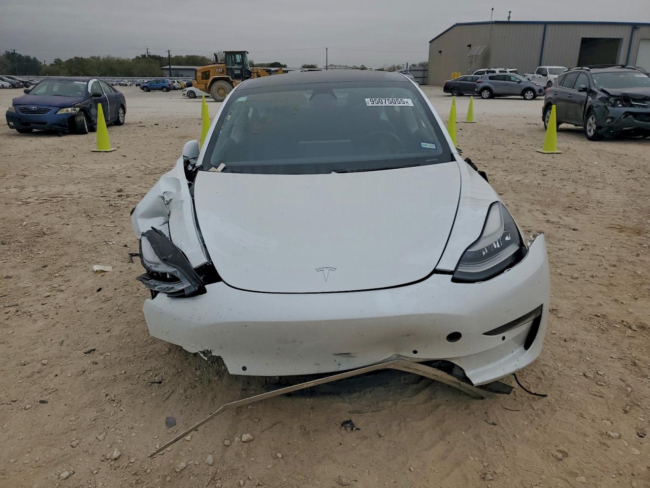 Tesla Model 3 Image 7