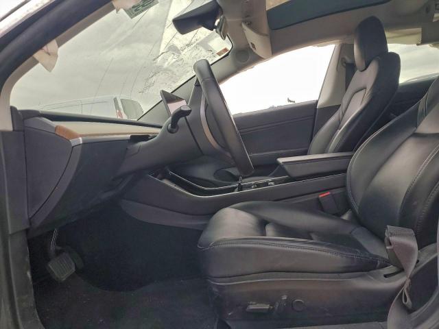 Tesla Model 3 Image 8