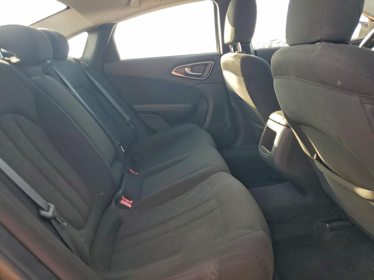 Chrysler 200 Lx Image 10