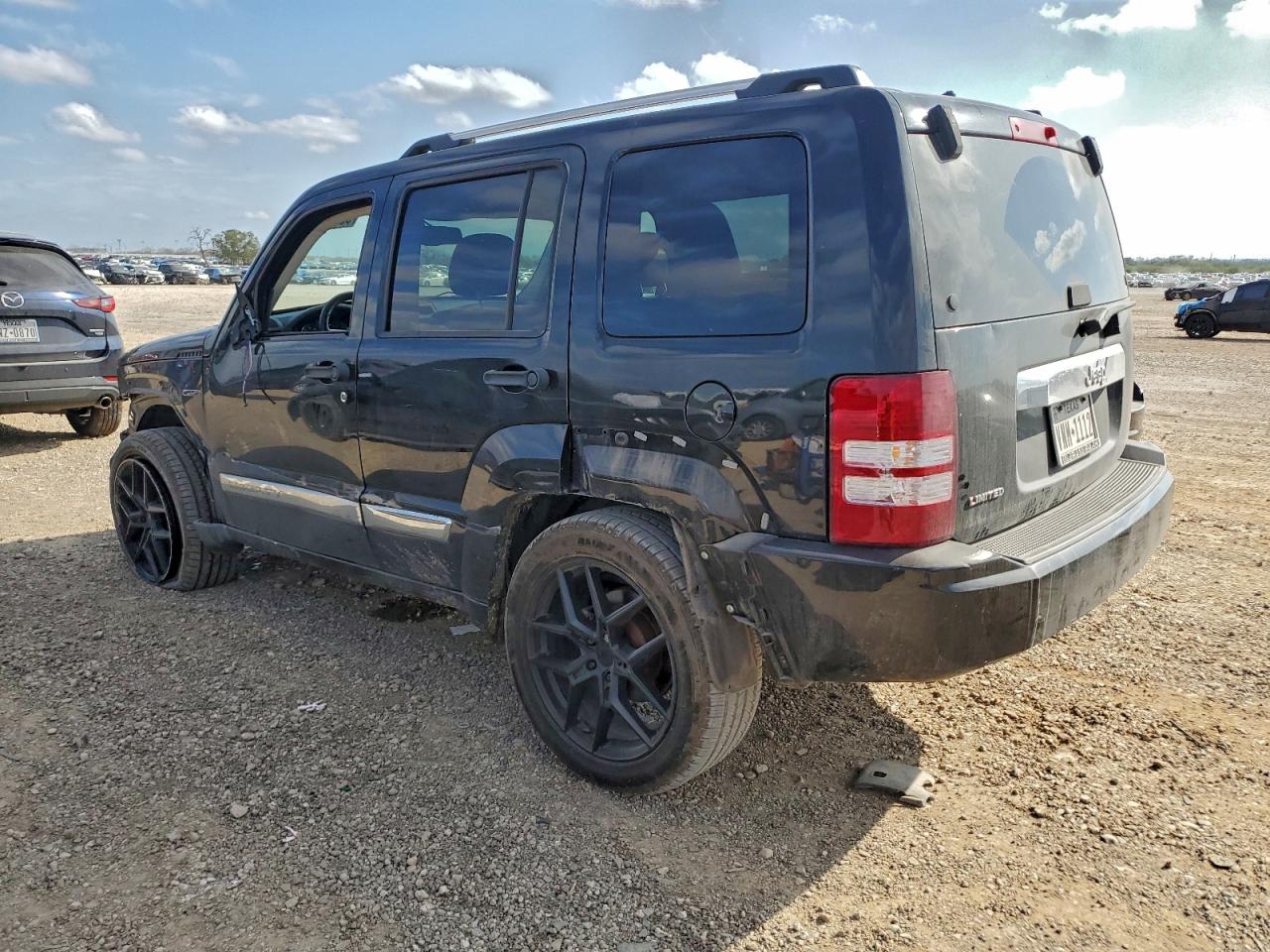 Jeep Liberty Jet Image 2