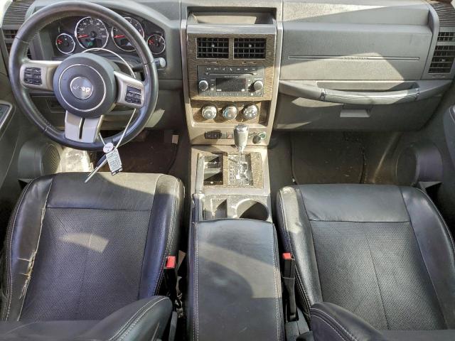 Jeep Liberty Jet Image 4