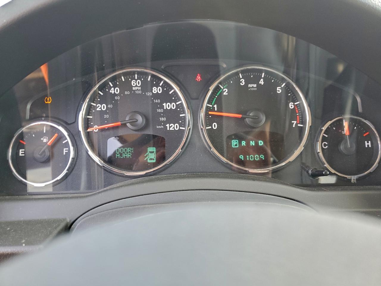 Jeep Liberty Jet Image 9