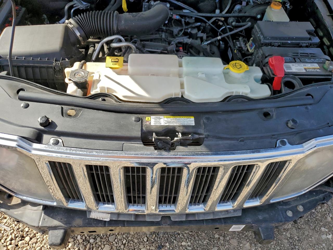 Jeep Liberty Jet Image 12