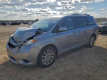  Salvage Toyota Sienna