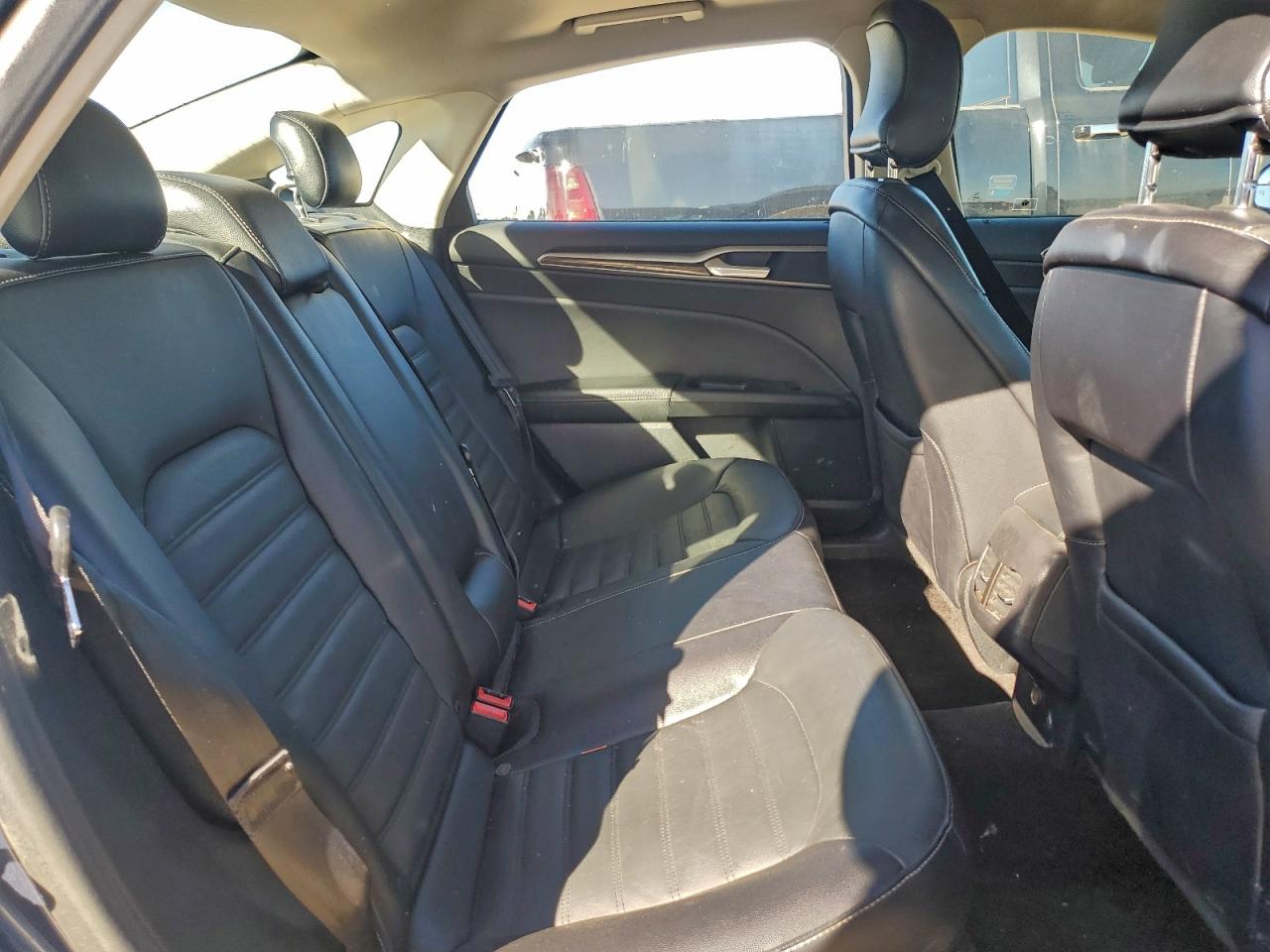 Ford Fusion Se Image 8