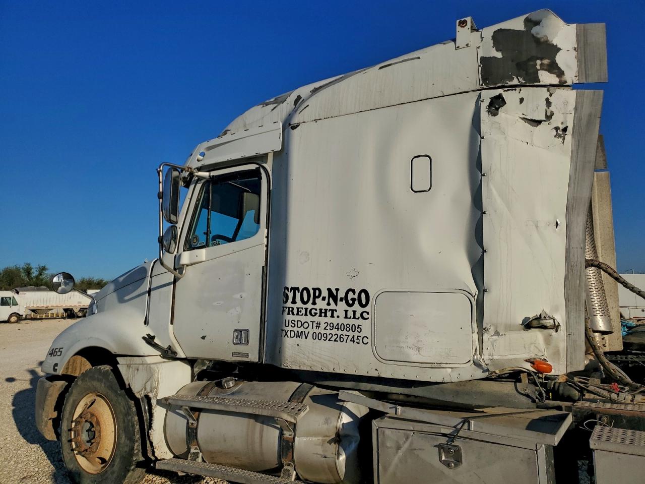 Freightliner Columbia 1 Columbia Image 8