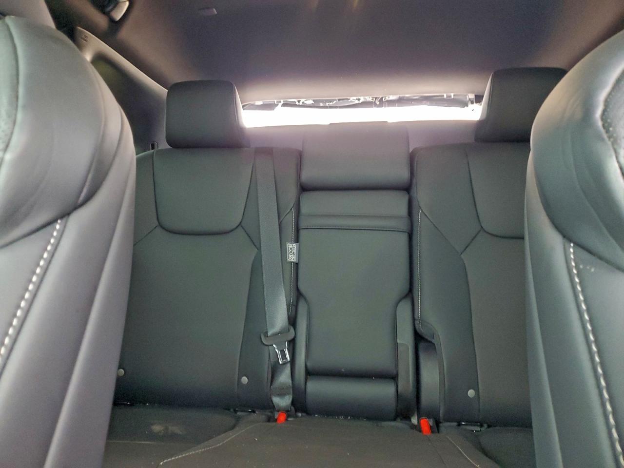 Lexus RX 350 Base Image 10