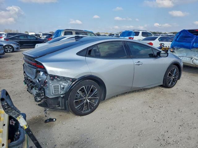 Toyota Prius Le Image 8