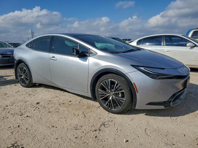 Toyota Prius Le Image 5