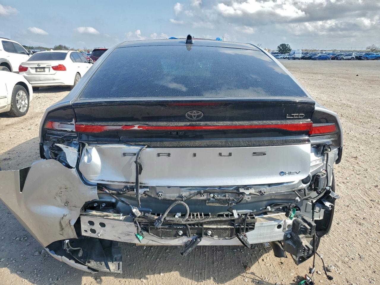 Toyota Prius Le Image 3