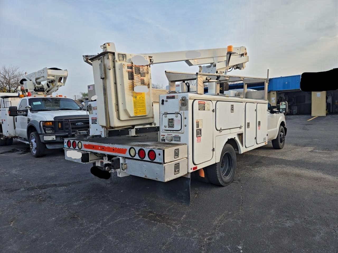 Ford F-350 Super Duty Image 5