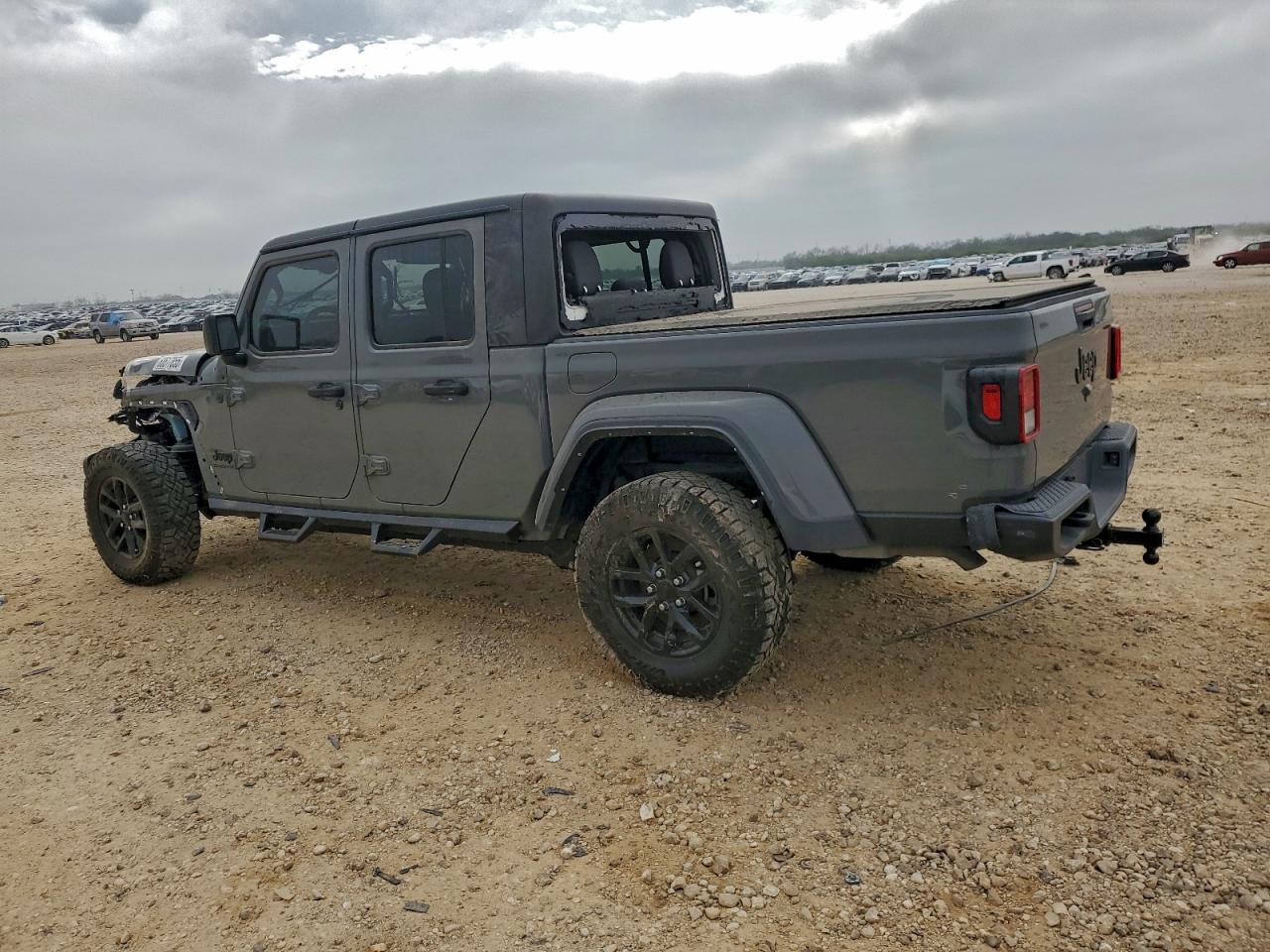 Jeep Gladiator Sport Image 3