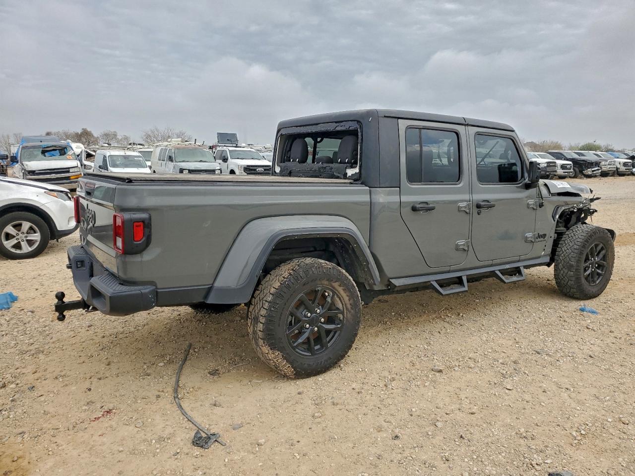 Jeep Gladiator Sport Image 12
