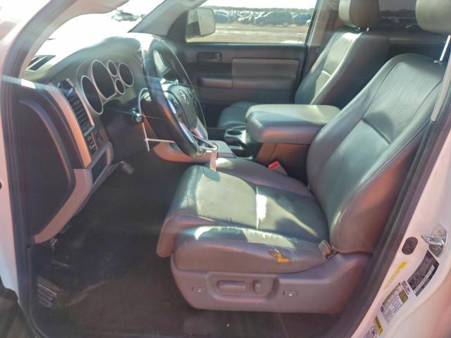 Toyota Sequoia Sr5 Image 10