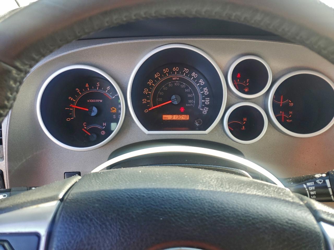 Toyota Sequoia Sr5 Image 9