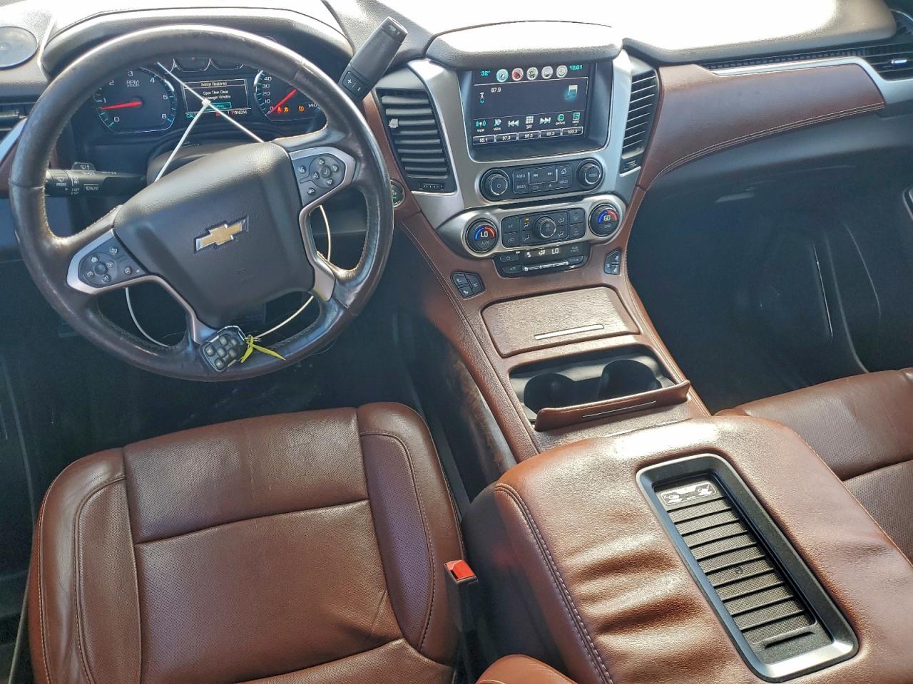 Chevrolet Suburban C1500 Ltz Image 4